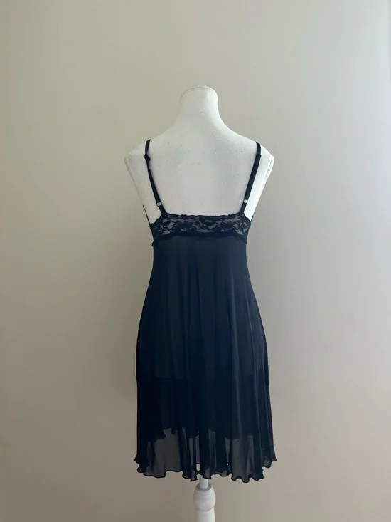 La Vie En Rose Black Lace Chemise with Sheer Skirt - Picture 2 of 8